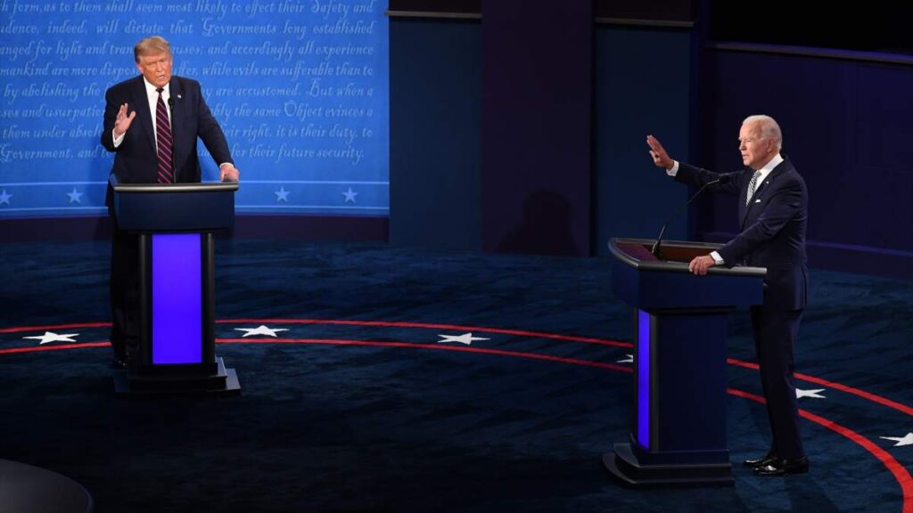 Donald Trump y Joe Biden en el debate presidencial de 2020