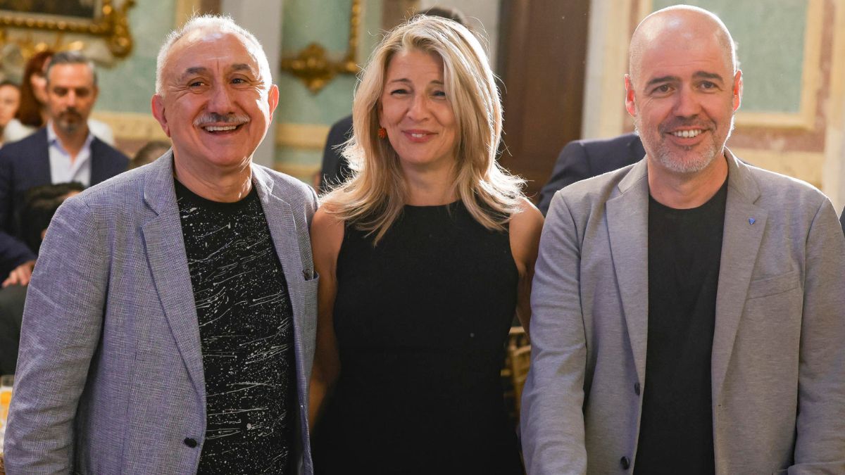 La vicepresidenta Yolanda Díaz junto a Pepe Álvarez y Unai Sordo