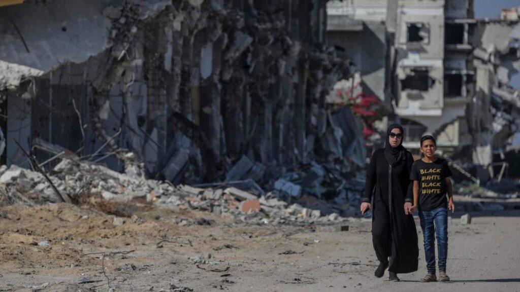 Edificios destruidos en Jan Yunis, en el sur de la Franja de Gaza
