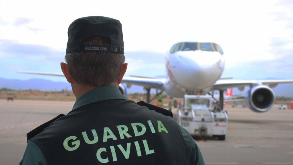 Un detenido por el falso aviso de bomba que ha paralizado la operativa del aeropuerto de Ibiza