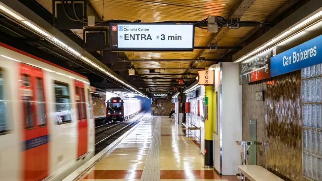 El PP propone instalar botones del pánico en el metro de Barcelona tras los 10.092 robos registrados en 2023