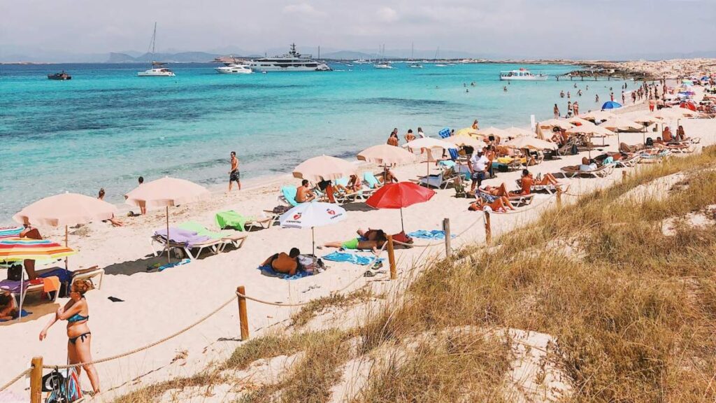 El 80% de españoles viajará seguro este verano, en el que el gasto medio sube a 677 euros

