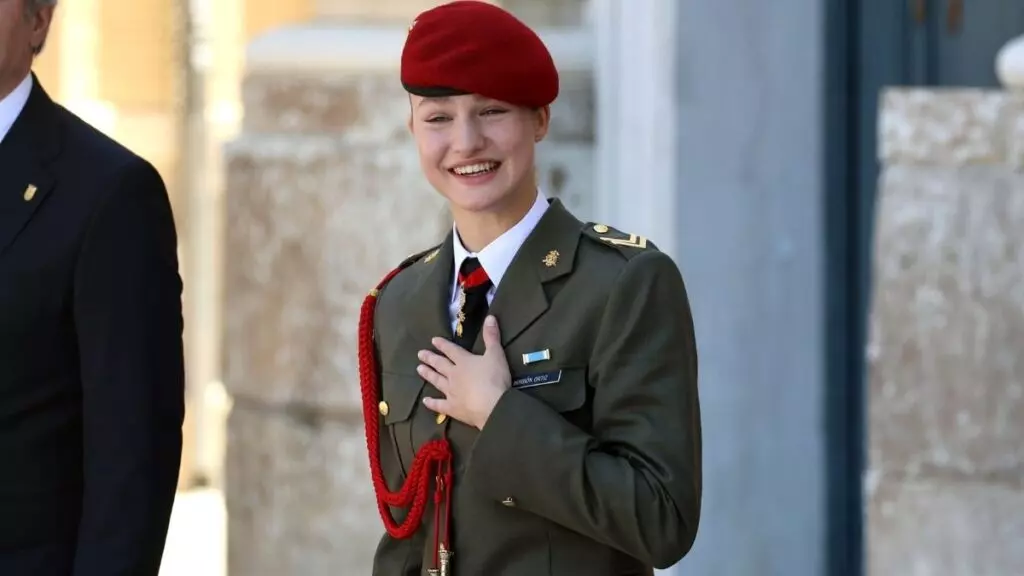 El BOE publica la concesión de la Gran Cruz del Mérito Militar a la princesa Leonor y su nombramiento como alférez alumna