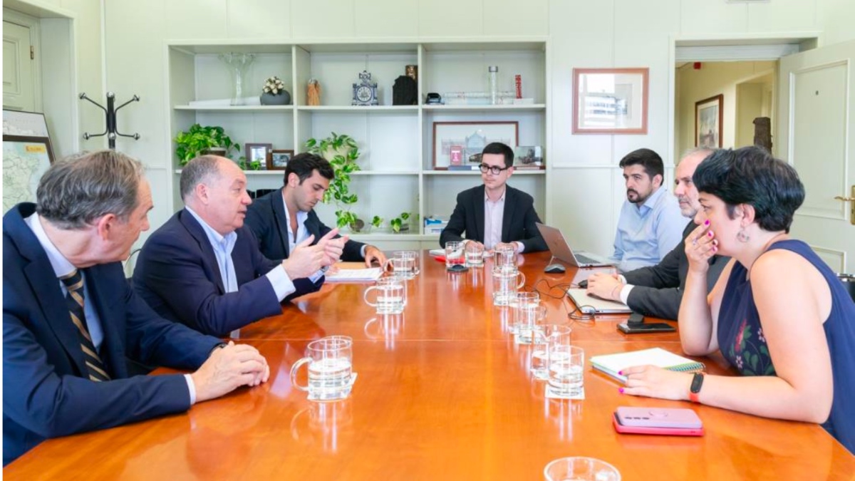 Fracaso en la reunión para el soterramiento de las vías de Serrería de Valencia: sin plazo y sin dinero