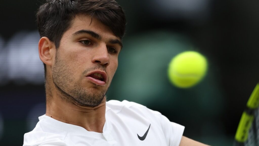 Alcaraz ya está en cuartos de Wimbledon tras ganar en cuatro sets a Humbert (6-3, 6-4, 1-6 y 7-5)