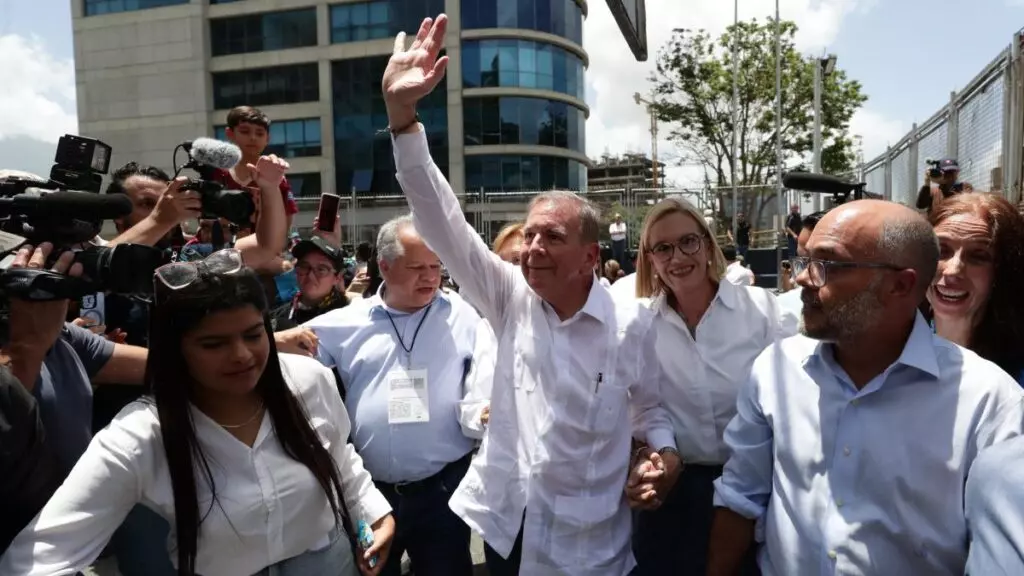 La oposición en Venezuela se atribuye el triunfo ante un régimen chavista que se niega a perder el poder