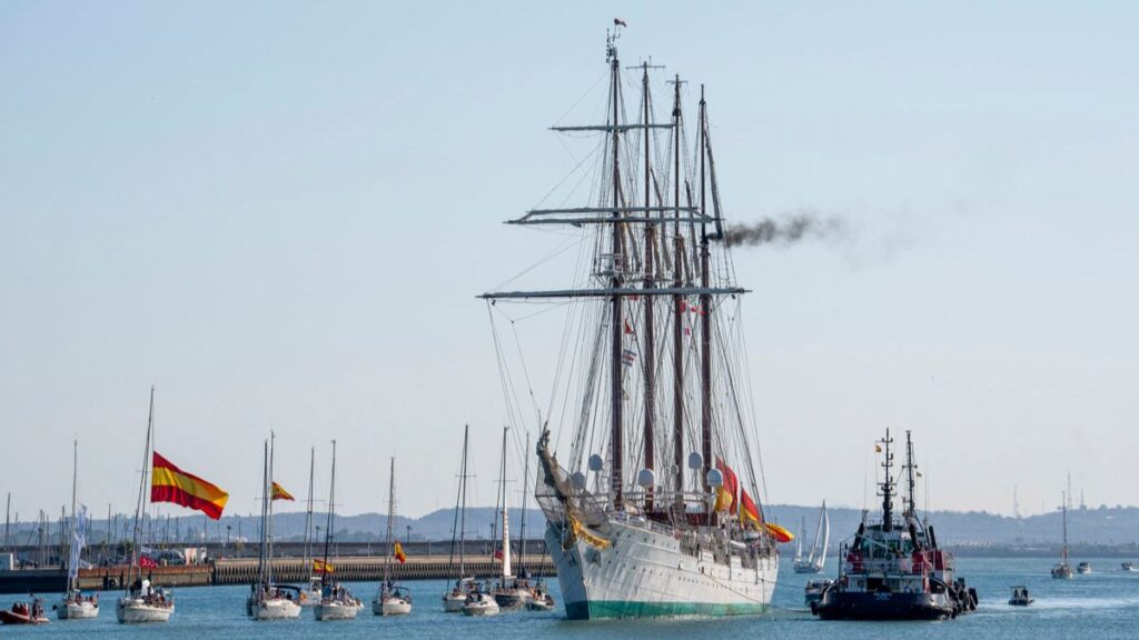 El Juan Sebastián de Elcano vuelve a conquistar el Atlántico
