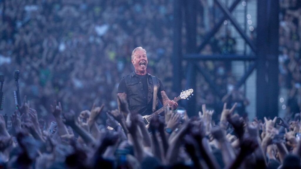 El cantante y guitarrista de Metallica, James Hetfield, durante el concierto del domingo en Madrid, 