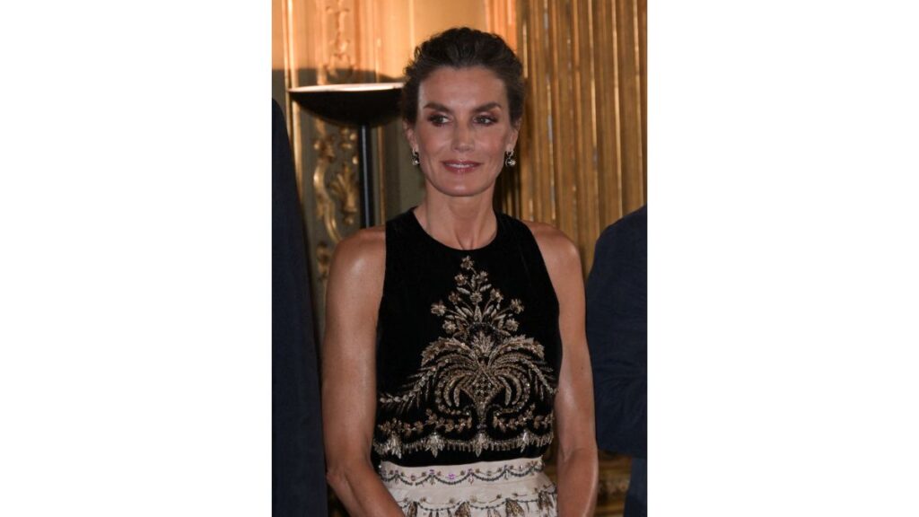 La reina Letizia, con un vestido de Dior en la cena de gala antes de los Juegos Olímpicos de París 2024