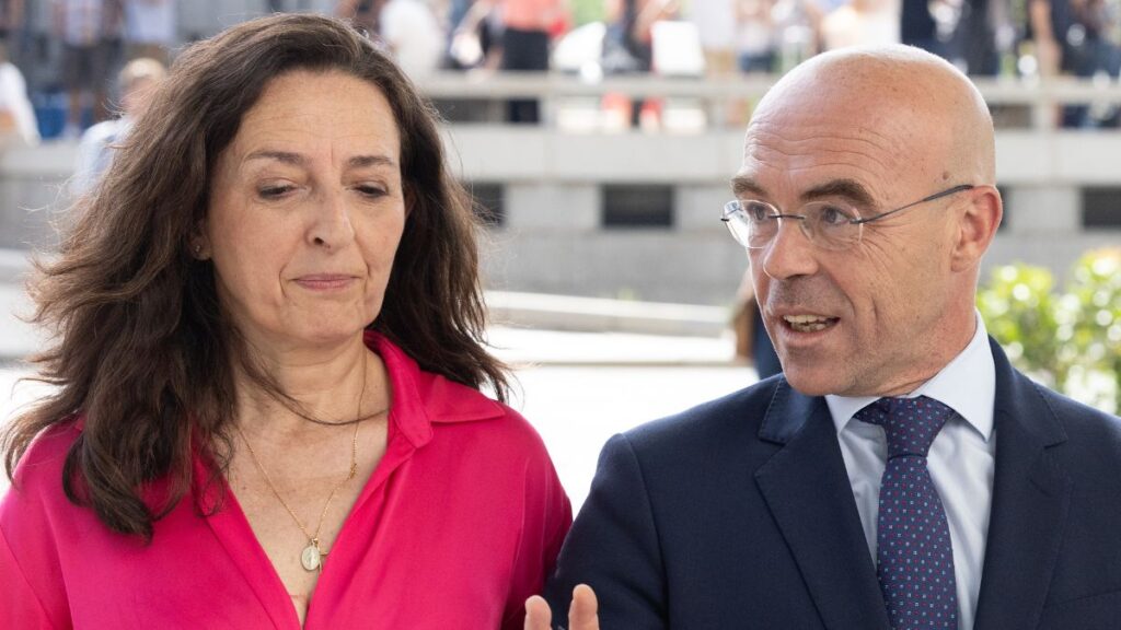 Vox apremia a la juez para que cite como imputado al hermano de Sánchez por su 'enchufe' en la Diputación de Badajoz