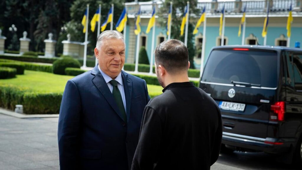 Orbán habla con Zelenski en Kiev “del futuro de Europa” y el “derecho internacional”