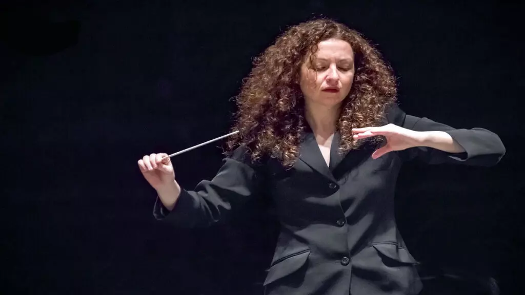 La primera mujer española en dirigir una orquesta en Australia es andaluza