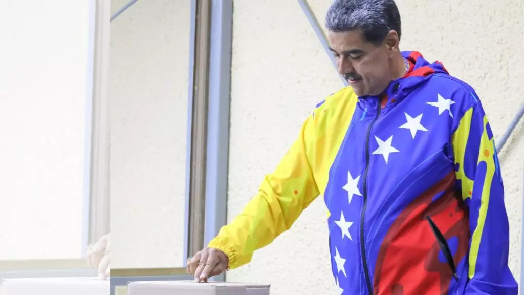Venezuela vota para decidir su futuro con un Nicolás Maduro contra las cuerdas: 