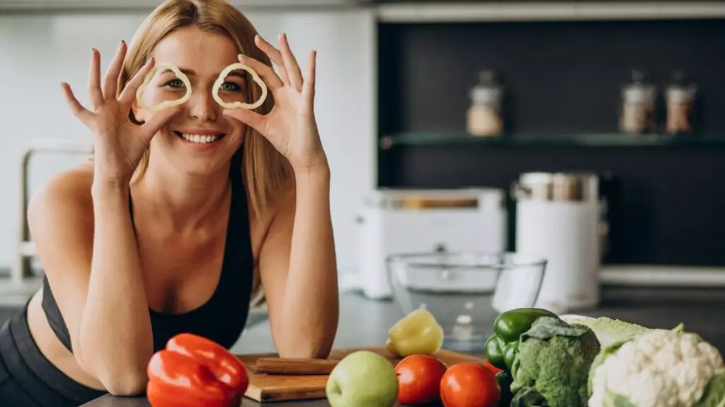 El alimento que previene las cataratas y mejora la vista: los expertos lo recomiendan más que la zanahoria