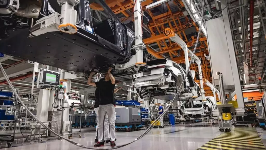 Audi cierra su primera fábrica de eléctricos al contemplar una caída del 60% en la demanda del Q8