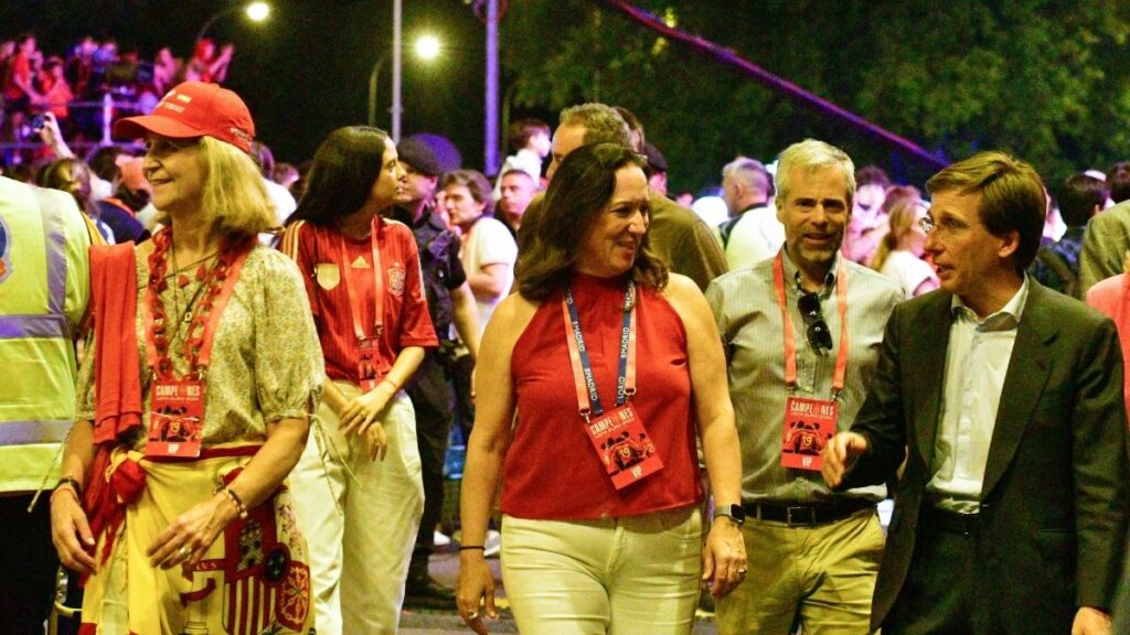 La infanta Elena, Victoria Federica y José Luis Martínez Almeida