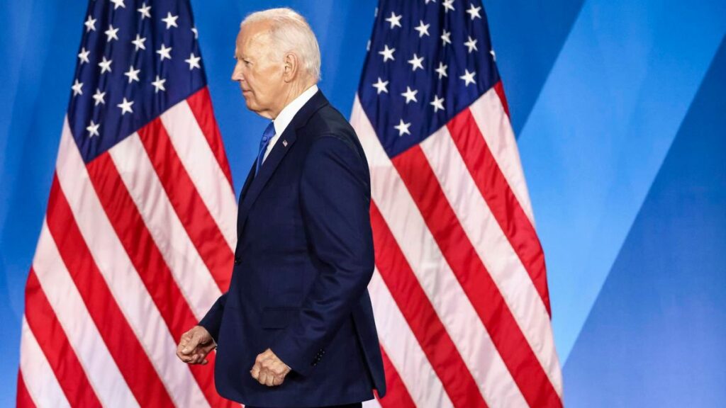 Joe Biden dice que sigue en campaña pese a confundir a Zelenski con Putin y a Harris con Trump