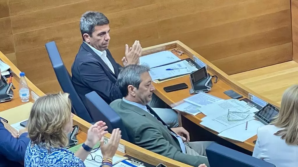 El PSOE valenciano acusa a Mazón de sentarse 