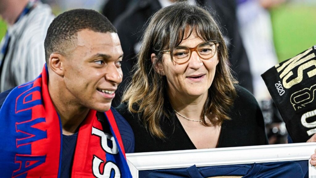 Kylian Mbappé y su madre Fayza Lamari