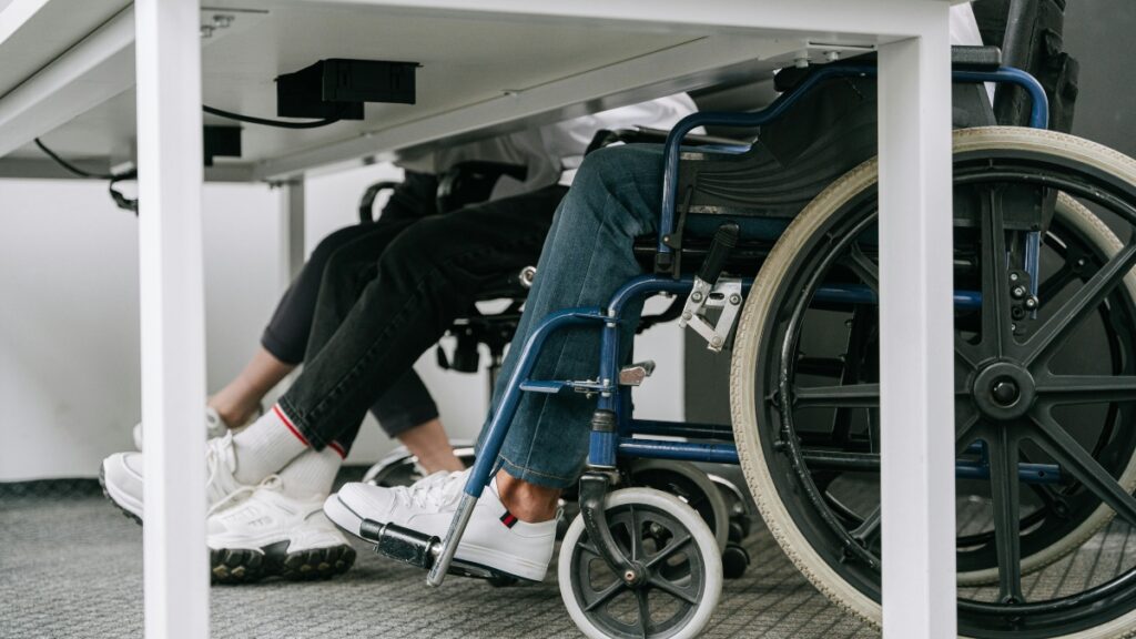 La inclusión laboral de personas con discapacidad sigue en aumento: el 77,8% cuenta con contrato indefinido