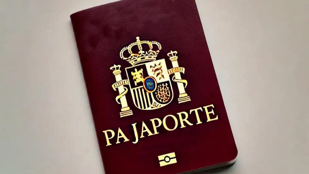 El pajaporte: el Gobierno recupera la costumbre de cruzar la frontera para  ver porno