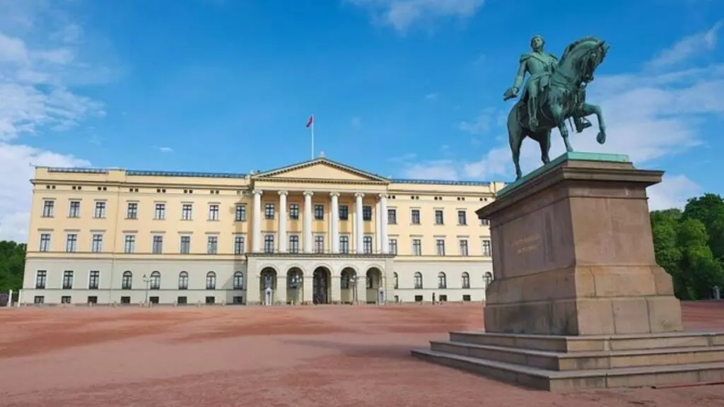 Detenido un hombre tras lanzar dos cócteles molotov al Palacio Real de Oslo