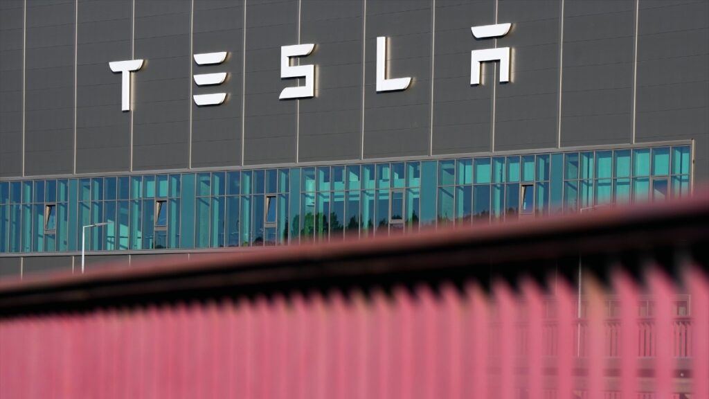 Valencia espera noticias de la fábrica europea de Tesla después de las elecciones en Estados Unidos
