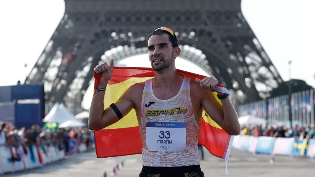 Álvaro Martín da la segunda medalla a España en París 2024 con el bronce en 20 kilómetros marcha