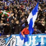 Aficionados de la Real Sociedad durante el partido de Liga en Primera División.