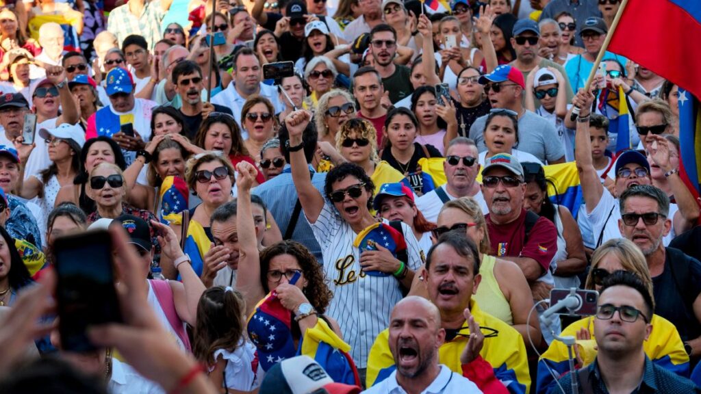 Miles de personas se concentran en España en apoyo a la oposición venezolana y contra el fraude de Maduro