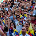 Miles de personas se concentran en España en apoyo a la oposición venezolana y contra el fraude de Maduro