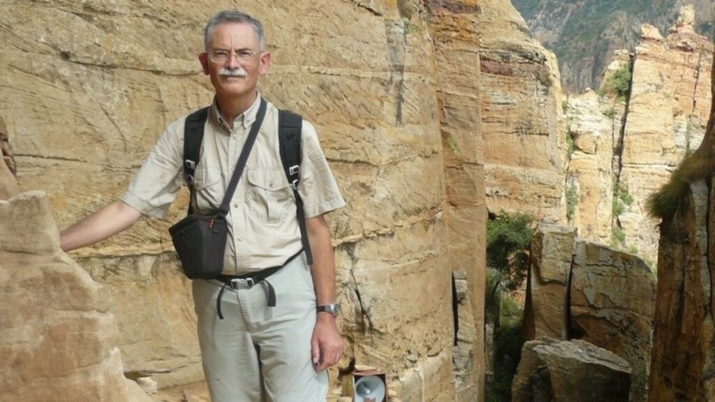 Fallece el reconocido alpinista y médico valenciano Javier Botella durante la ascensión al Khan Tengri (Kazajistán)