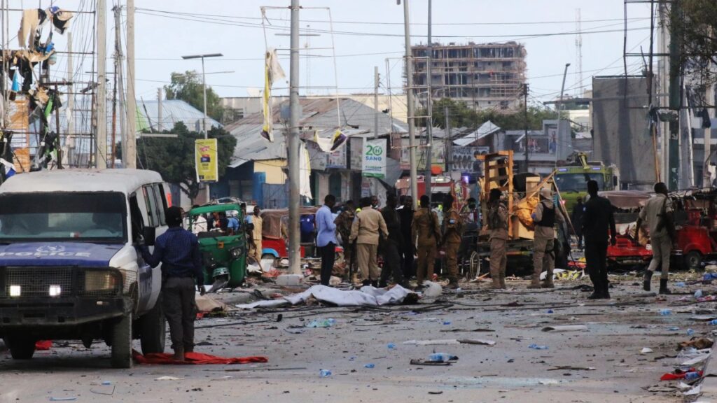 32 muertos y 63 heridos en un ataque yihadista de Al Shabaab en la capital de Somalia