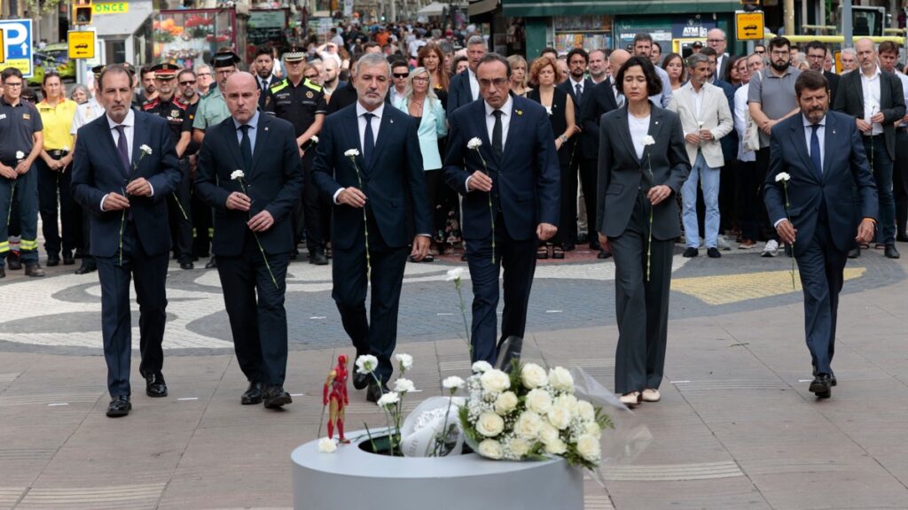 Las autoridades políticas que sí han acompañado a los familiares de las víctimas.