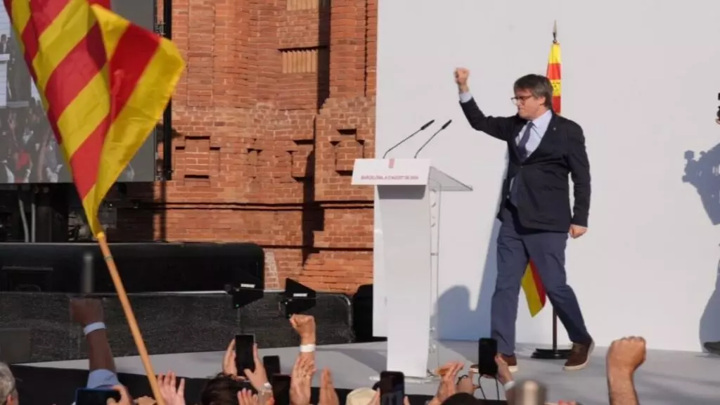 Carles Puigdemont durante su discurso en Barcelona.