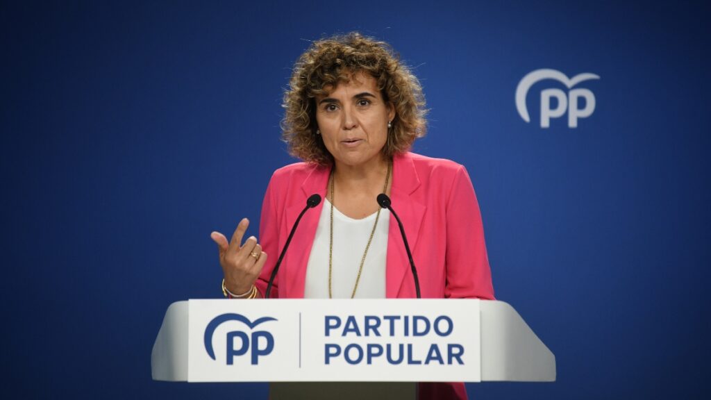 La portavoz del PP en el Parlamento Europeo, Dolors Montserrat, durante su rueda de prensa