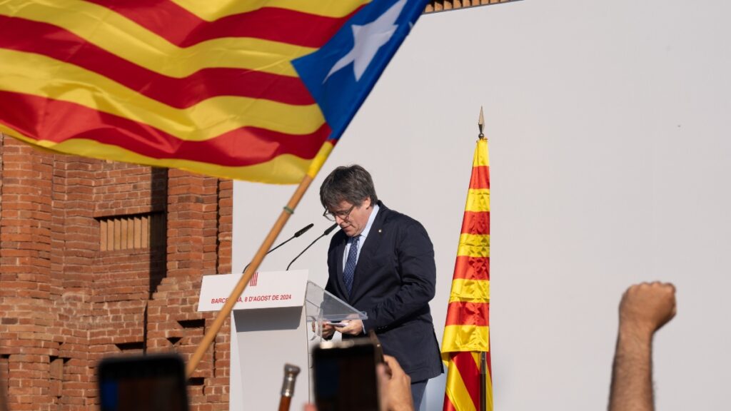 Carles Puigdemont durante su acto público de bienvenida en el paseo Lluís Companys La insoportable levitación del Estado