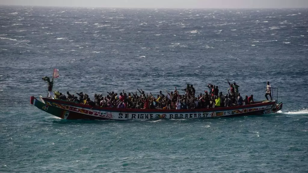 Un cayuco llegando a Canarias, en una imagen de archivo