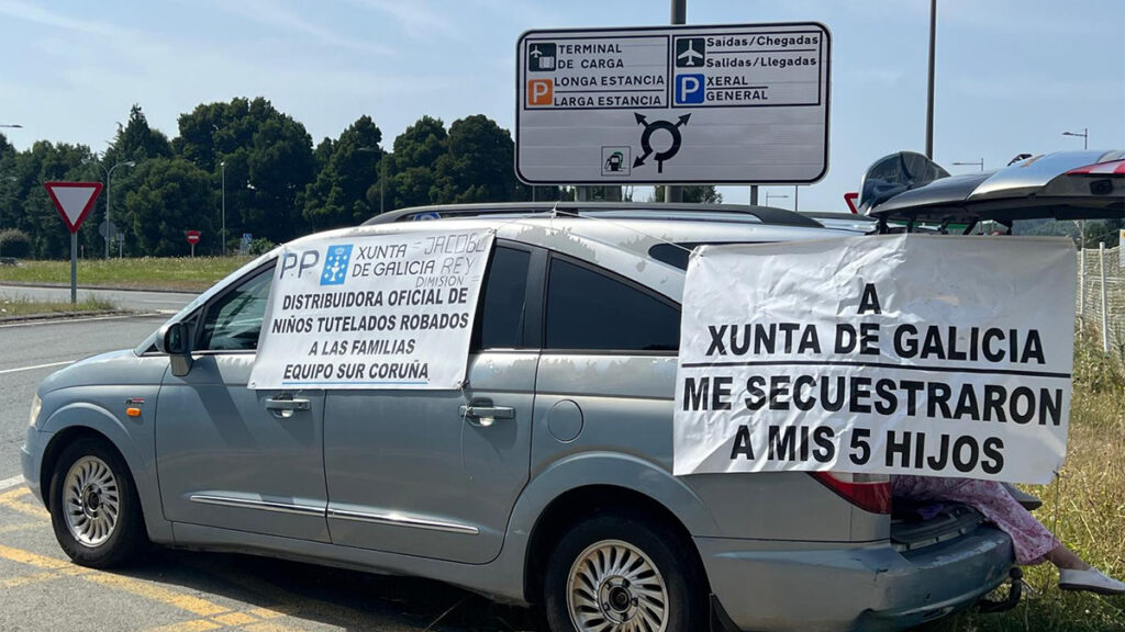 El coche del matrimonio que ha denunciado a los funcionarios