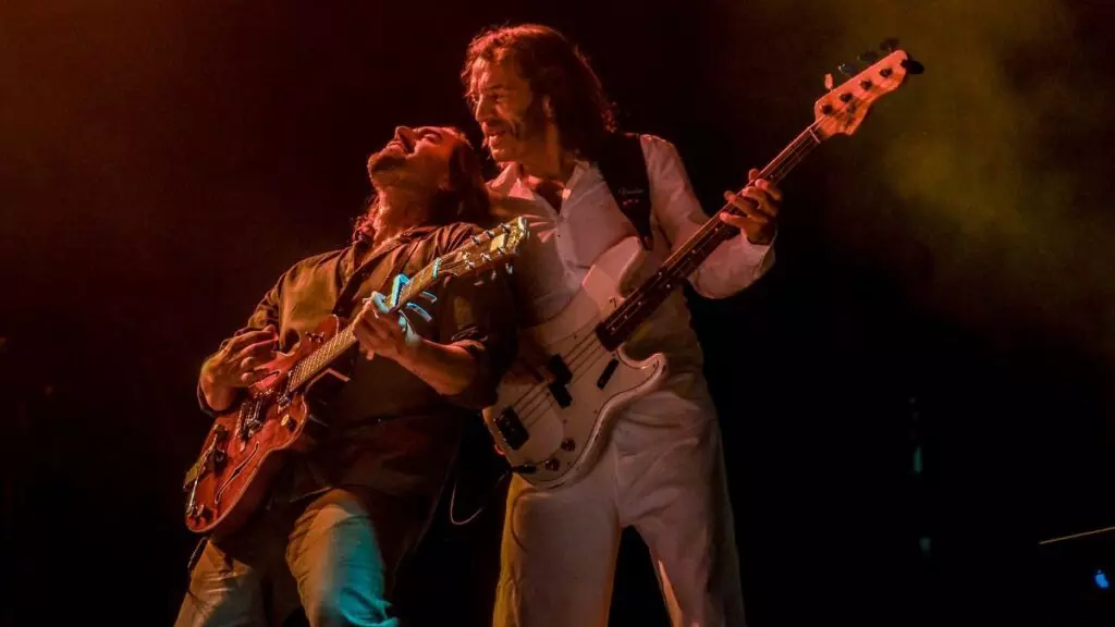 El cantante Andrés Suárez durante una actuación en los Veranos de la Villa, en el Centro Cultural Conde Duque,