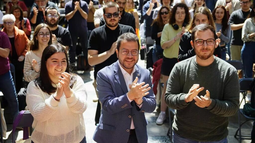 Las juventudes de ERC ratifican el pacto fiscal con Sánchez para Cataluña y garantizan la investidura de Salvador Illa