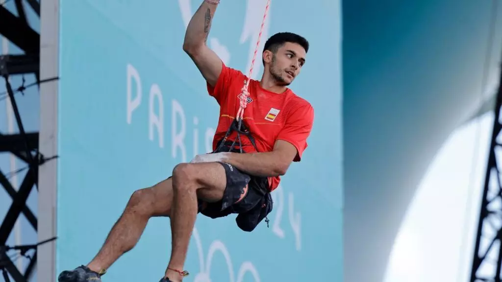 Alberto Ginés, sin medallas en París 2024: el escalador español termina séptimo lastrado por los bloques