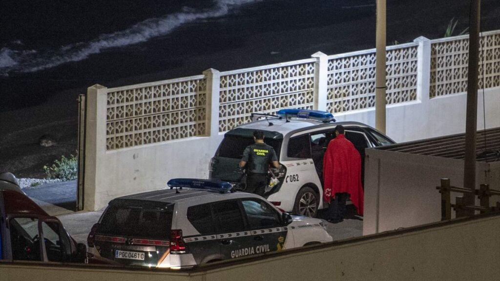 Varios vehículos de la Guardia Civil en Ceuta, en imagen de archivo