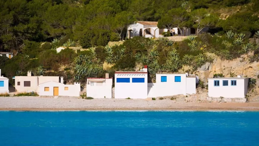 ¿Por qué todo el mundo quiere hacerse una foto en esta bonita cala? Parece sacada de las mismas islas griegas