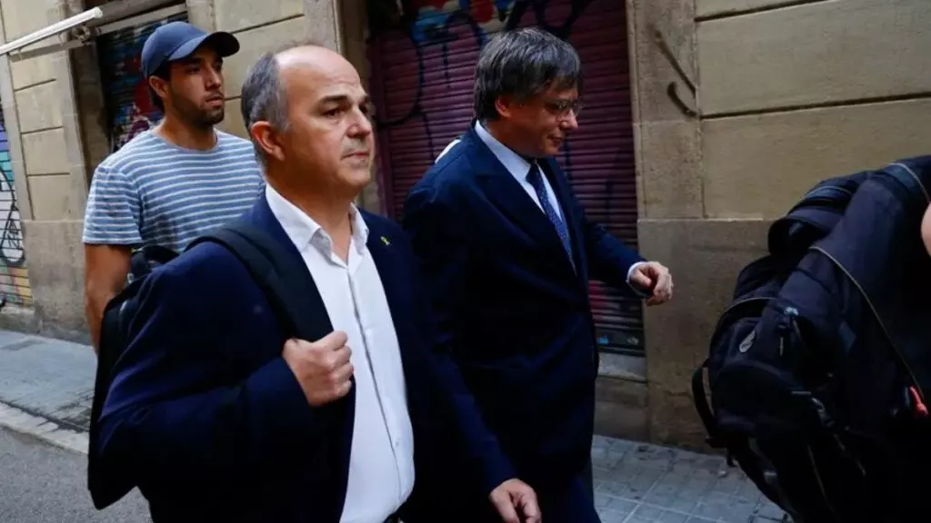 Puigdemont se mofa tras su huida: 