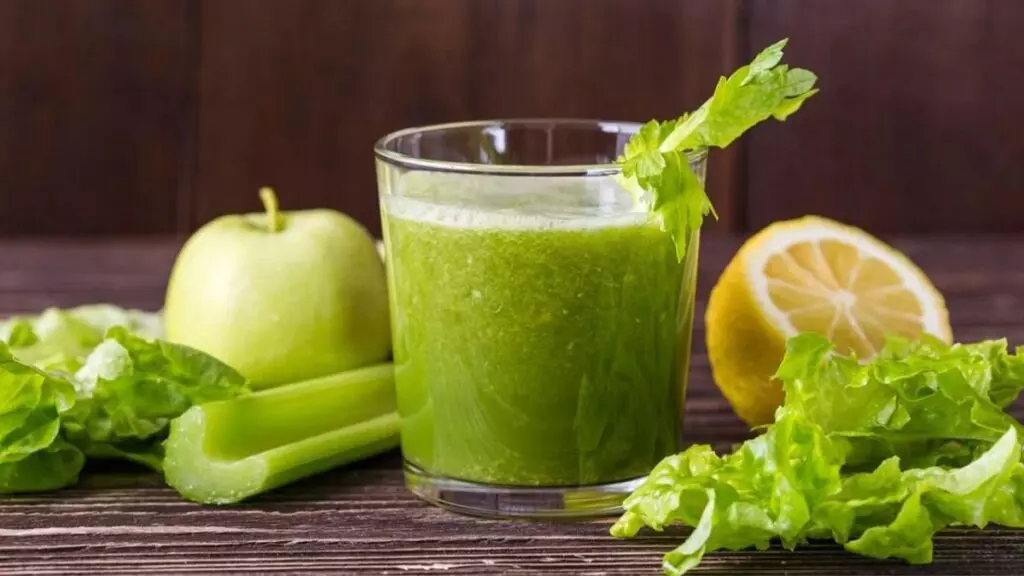 Mejora la digestión y fortalece el sistema inmunológico: así se prepara el zumo verde que ayuda a dormir