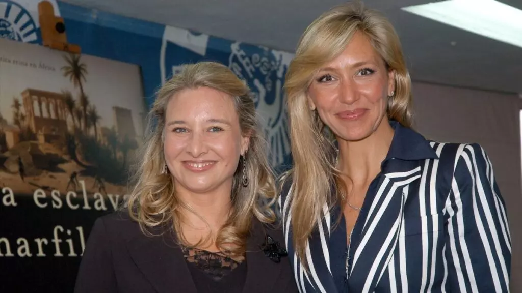 Almudena de Arteaga en la presentación de uno de sus libros