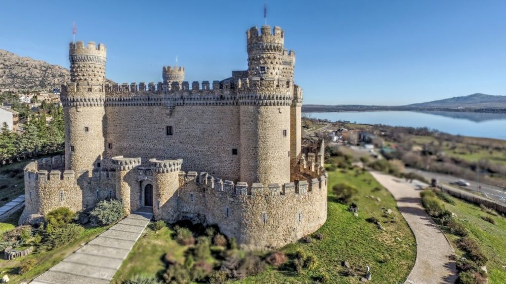 Almudena de Arteaga quiere recuperar el castillo de Manzanares el Real también