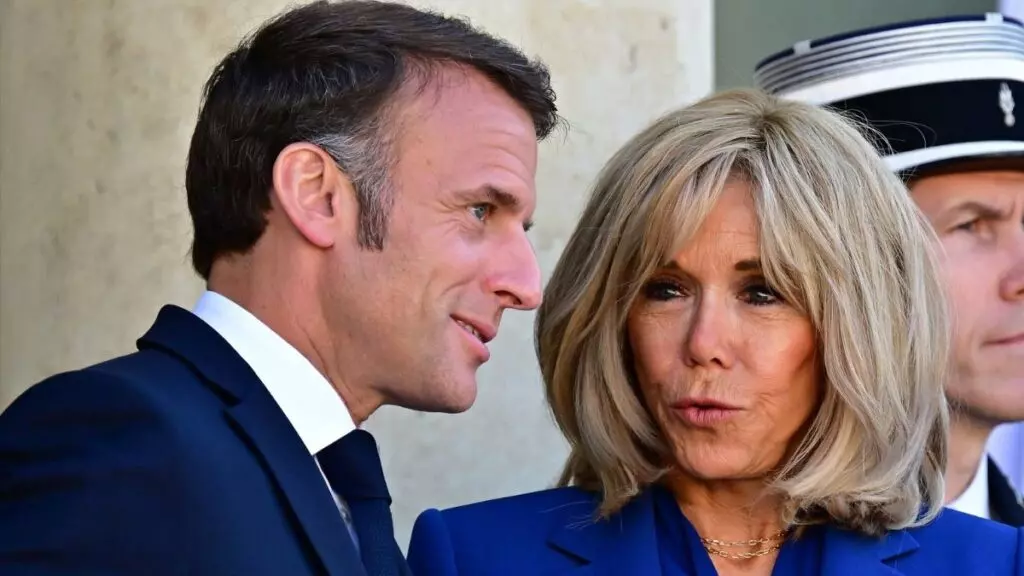 Emmanuel Macron y su mujer Brigitte