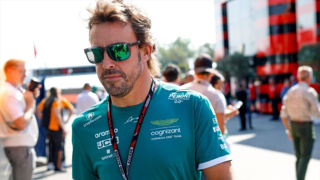 Fernando Alonso, piloto de Fórmula 1 en la escudería Aston Martin.